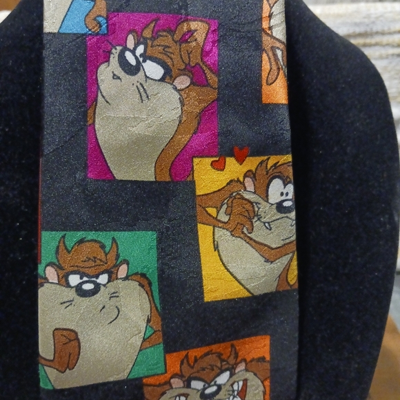 Looney Tunes .ania- Tasmanian Devil  1993- Men's Polyester Tie RARE-Limited - Picture 2 of 5